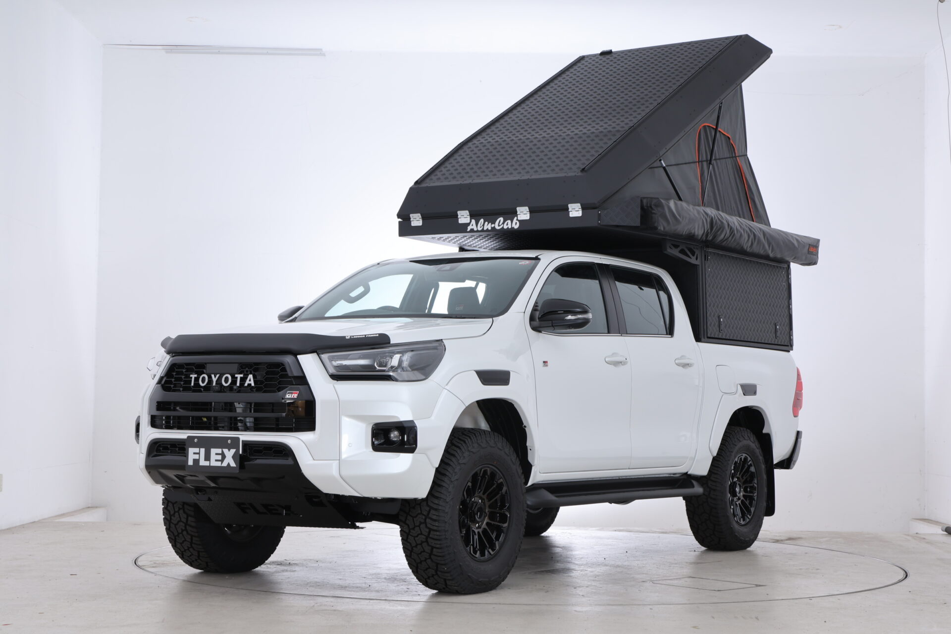 HILUX Alucab キャノピーキャンパー